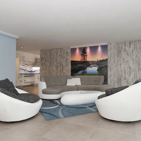 Apartment Comfortable In Near Town Center *