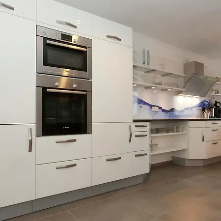 Comfortable In Near Town Center Apartment