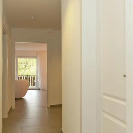Apartment Comfortable In Near Town Center *