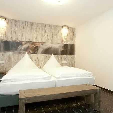 Comfortable In Near Town Center Apartment *
