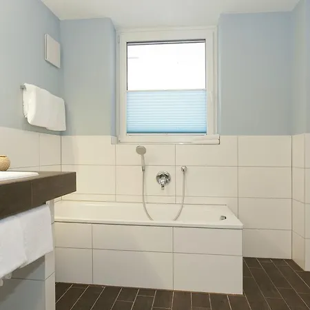 Comfortable In Near Town Center Apartment