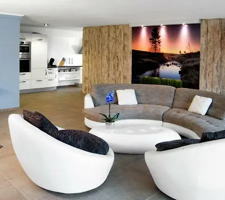 Comfortable In Near Town Center Apartment *